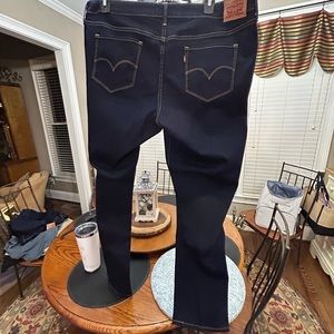 Women’s Dark Wash Jeans